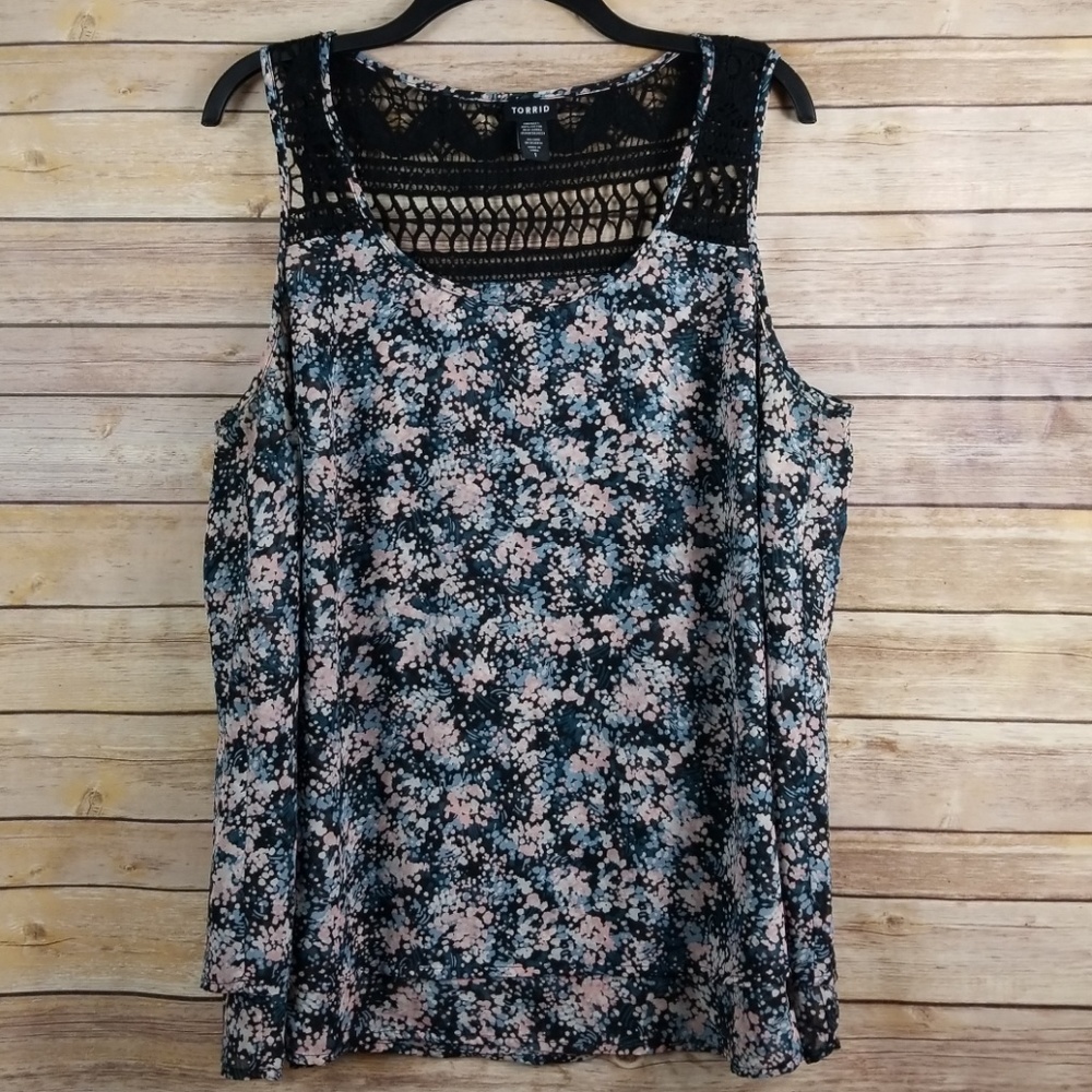 Torrid| Black Floral Ruffle Hem Tank Sz 1